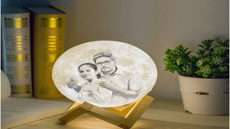 Know Why to Choose Personalized Moon Lamp Online