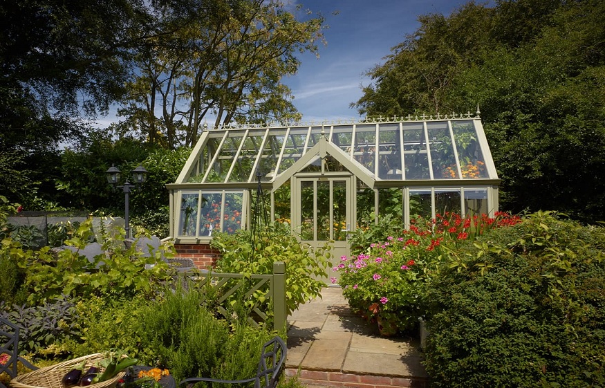 Things to Consider Before Building a Greenhouse in Your Backyard